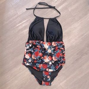 Cupshe one piece suit, NWT!